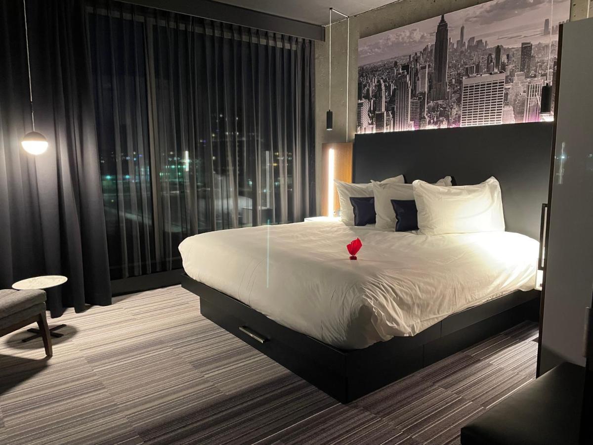 Grand Times Hotel Laval - Centropolis Esterno foto