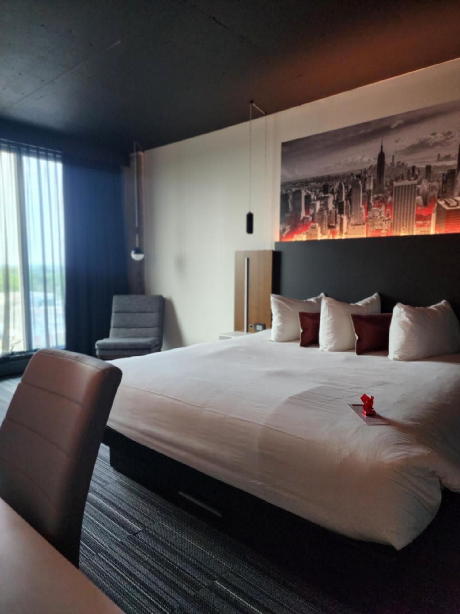Grand Times Hotel Laval - Centropolis Esterno foto